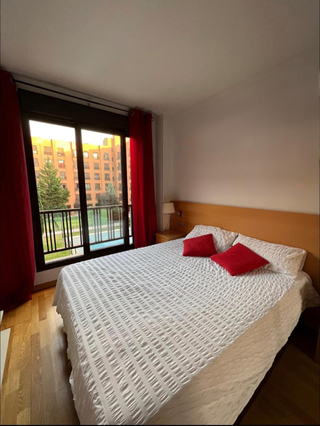 Samaniego Suite, Airport, Ifema Turistico Madrid Buitenkant foto